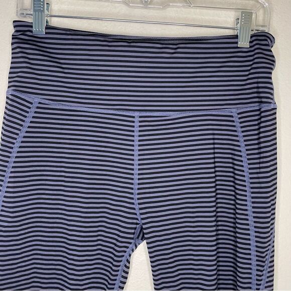 Varley Black and Gray Striped Leggings size large scallop hem - Picture 3 of 8